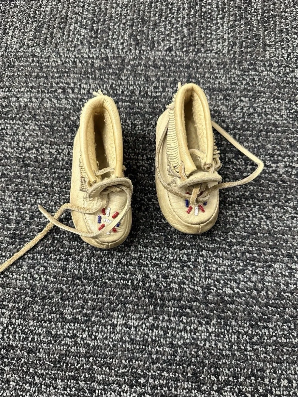 Vintage Native American Beaded Leather Children’s Moccasins Sz 3